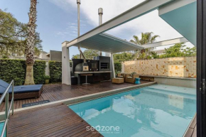 Casa moderna com piscina em Jurerê RCA264